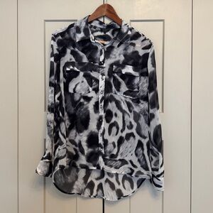 GUESS Women’s Animal Print Blouse | Size Small | Black Gray Button Down Top Chic